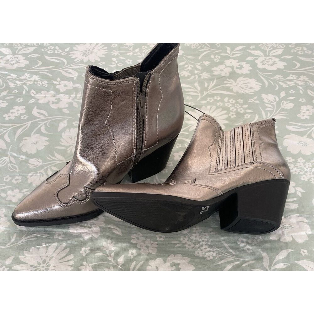 Indigo Rd. Booties Western Style, Metallic Silver - Picture 3 of 3